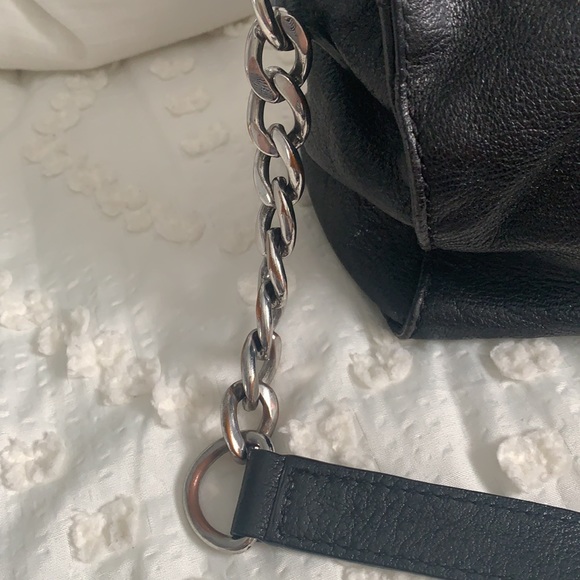 Micheal Kors Hamilton Satchel in Black - Picture 6 of 12